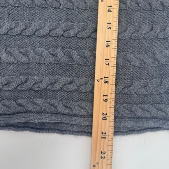 Tahari Sweater Women Small Gray Cable Knit Long Sleeve Wool Blend Preppy Office - Picture 6 of 6